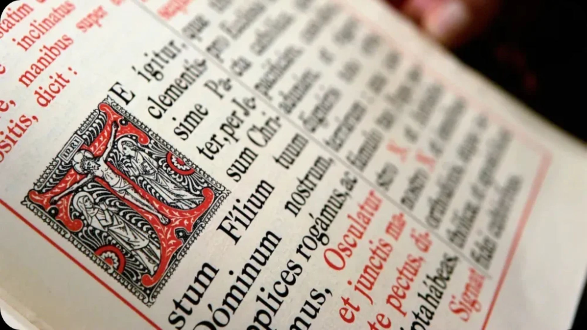 Imagem da página de um missal com orações em Latim